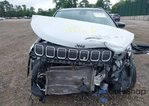 2022 Jeep Compass Limited 4X4 из США, поврежденный, VIN 3C4NJDCB2NT122490